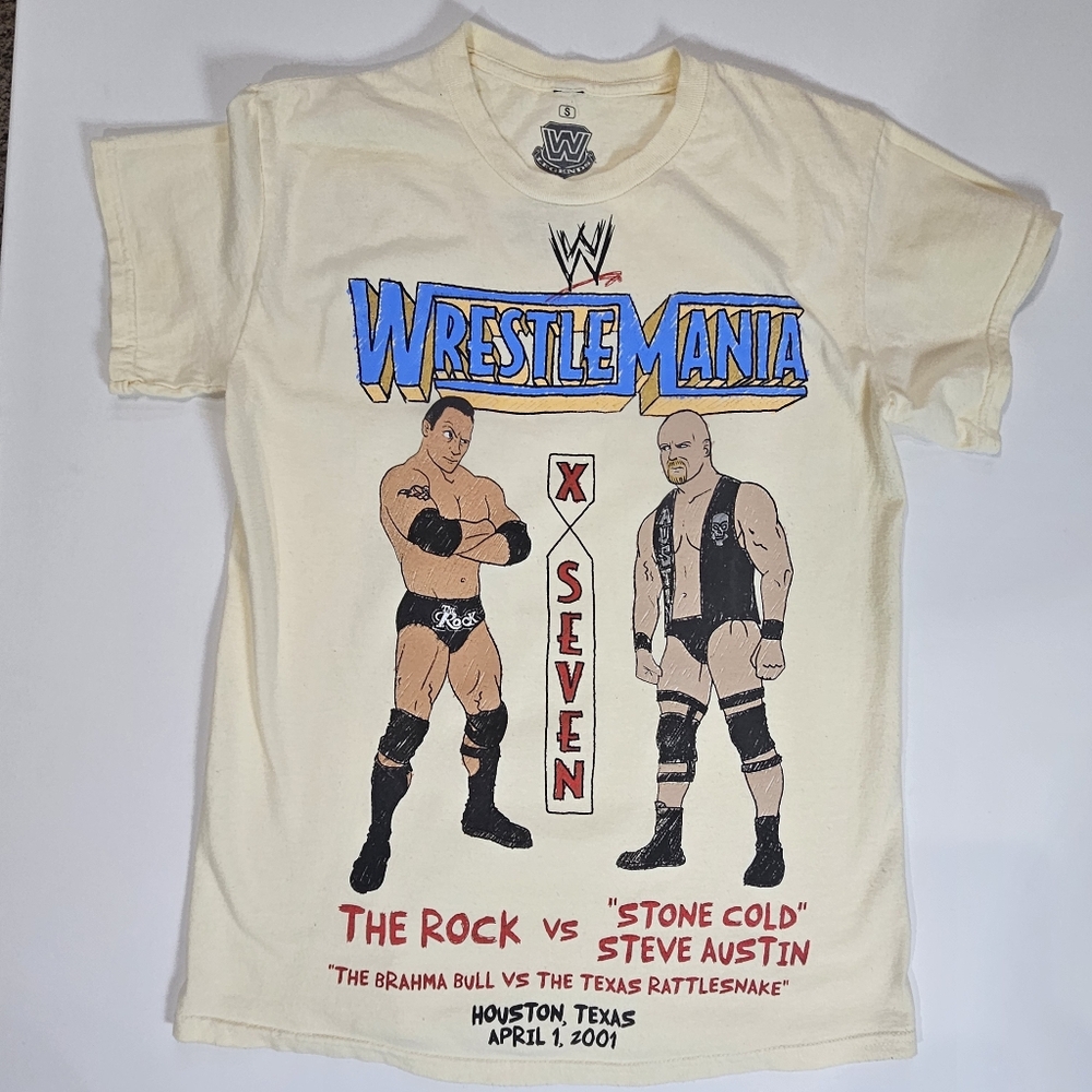Wrestlemania T-shirt‎ Mens Small Cream WWE The Rock Stone Cold